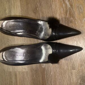 Elegant Black Women's Shoes with Fur Detail